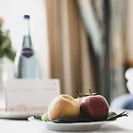 Schwarzer Adler - Sport & 4*