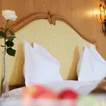 Schwarzer Adler - Sport & Отель Санкт-Антон-ам-Арльберг
