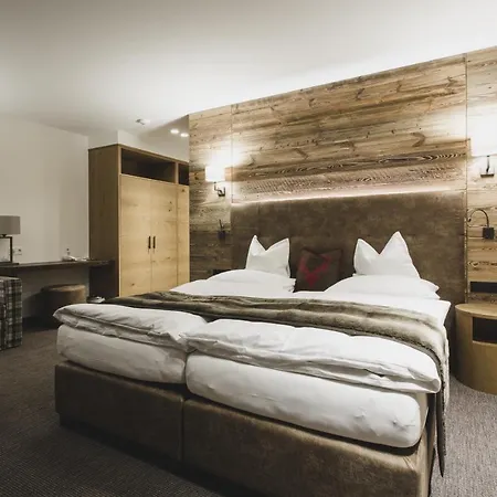 Hotell Schwarzer Adler - Sport & 4*