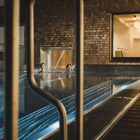 Schwarzer Adler - Sport & Hotel 4*