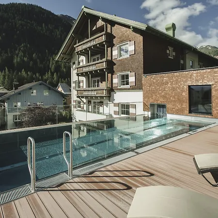 Schwarzer Adler - Sport & Sankt Anton am Arlberg