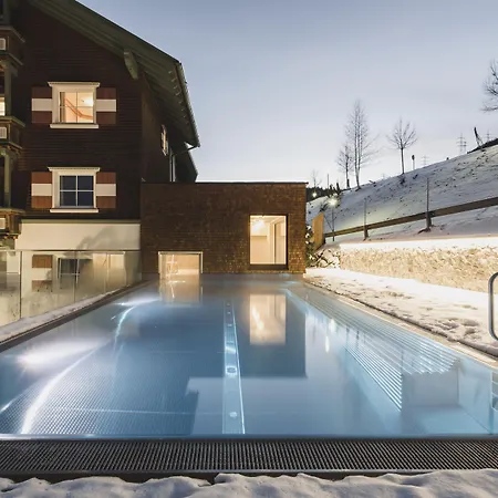 Schwarzer Adler - Sport & Hotel