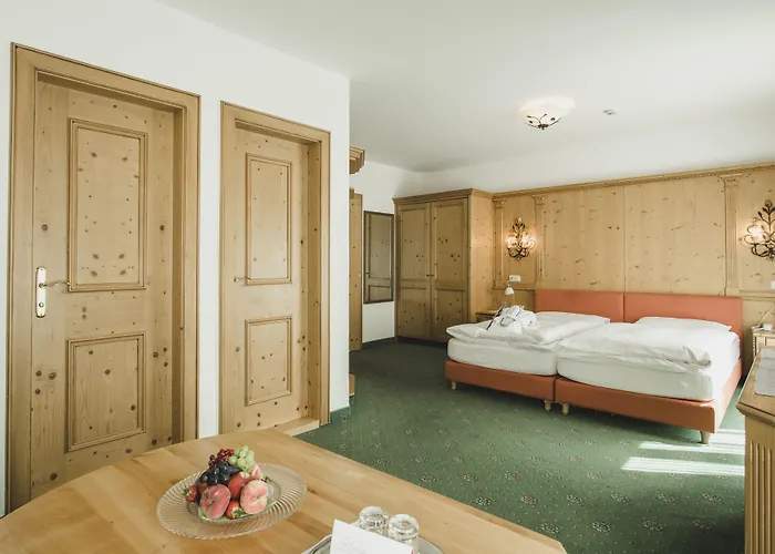 Schwarzer Adler - Sport & 4*