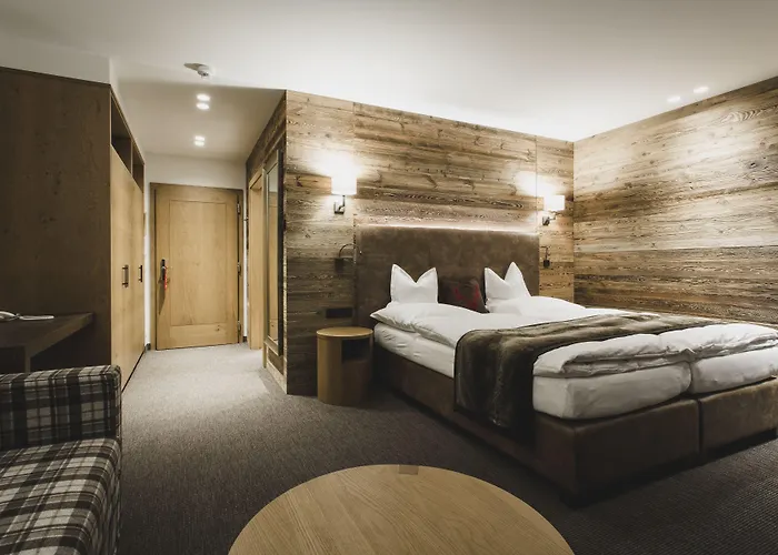 Schwarzer Adler - Sport & 4*