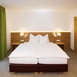 فندق Schwarzer Adler - Sport & 4*