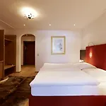 فندق Schwarzer Adler - Sport & 4*