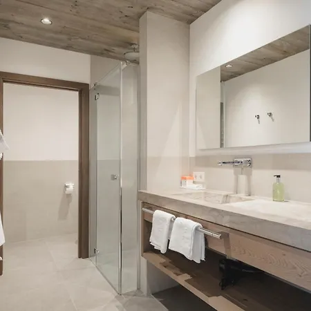 Schwarzer Adler - Sport&spa Hotel St. Anton am Arlberg