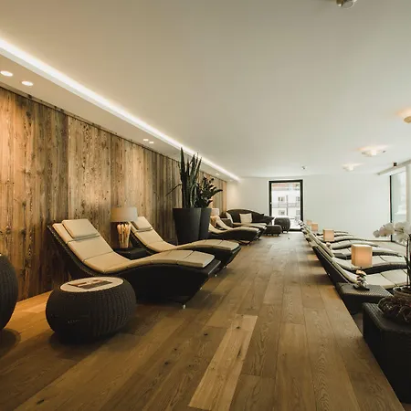 Schwarzer Adler - Sport & 4* סן אנטון