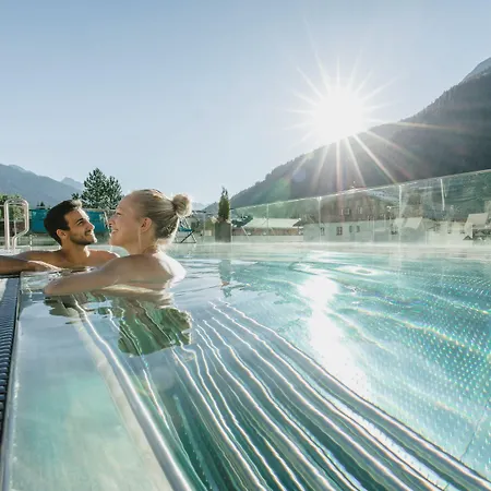 Schwarzer Adler - Sport & 4*