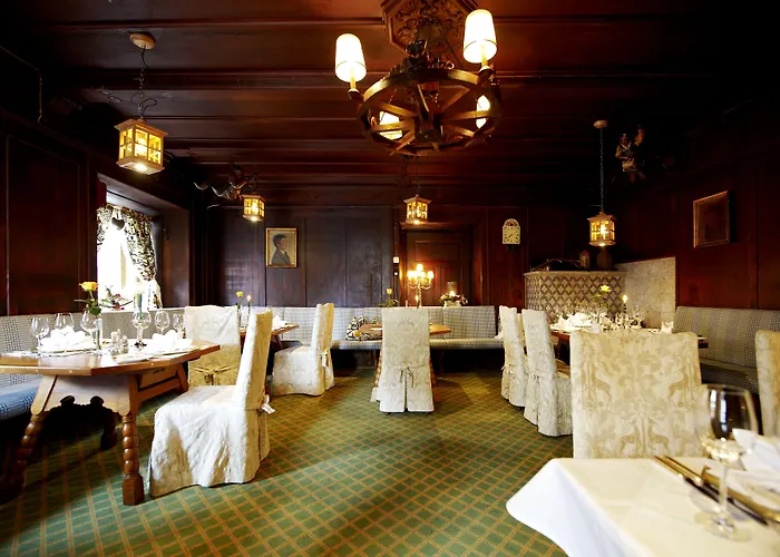 Schwarzer Adler - Sport & 4*